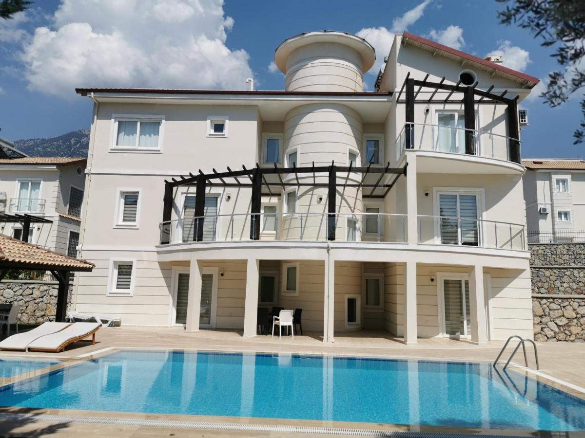 Karmele Villa